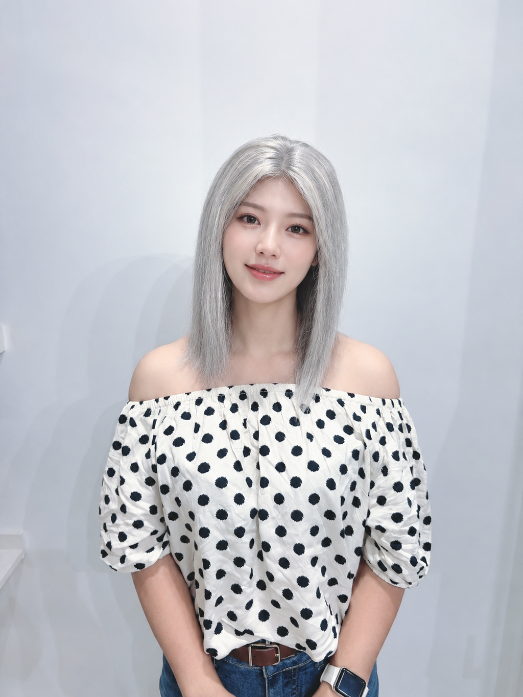 Peluca 100% Cabello Humano Lisa 12 Pulgadas | Encaje Frontal 13×4, Color Gris Mechado, Base Trasera Mecánica con Banda Fijadora Cómoda
